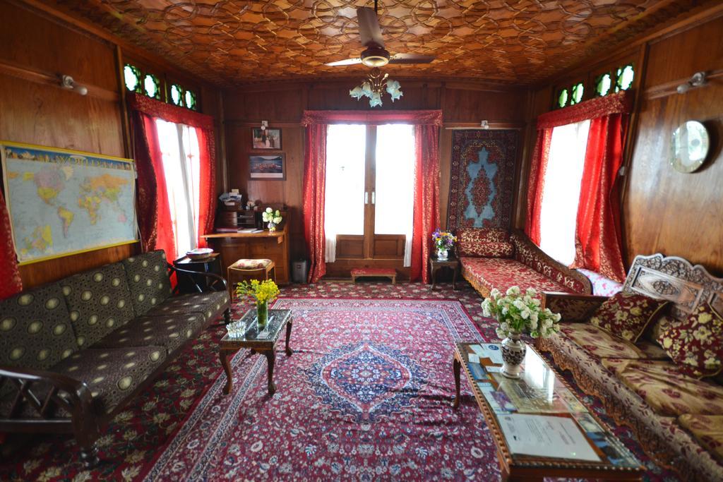 Houseboat Lily Of Nageen Сринагар Экстерьер фото